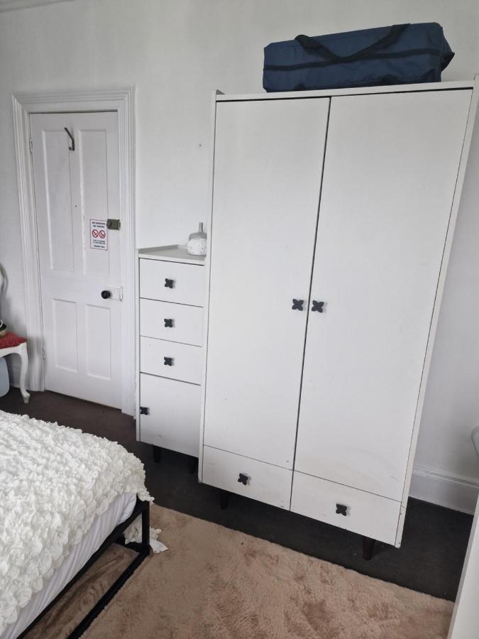 Double Rooms, Free Continental Breakfast, Pics And Full Address Sent After Booking, 2 Miles To City Centre Belfast Exterior photo